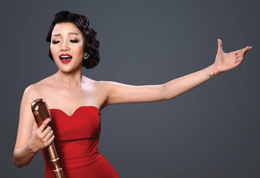 Nữ ca sĩ Phạm Thu Hà.