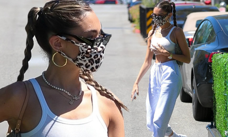 Nữ ca sĩ Mỹ trong MV Sơn Tùng M-TP lại mặc áo bra, không nội y ra phố