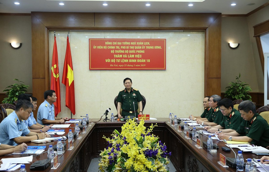 Đại tướng Ngô Xuân phát biểu tại buổi làm việc với Binh đoàn 18. (Ảnh: Dương Giang/TTXVN).