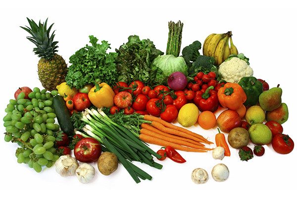 Bạn nên ăn những thực phẩm giàu chất xơ như đậu lăng và đậu, các loại rau củ quả vào bữa ăn tối để giảm mỡ bụng. Ảnh: Internet