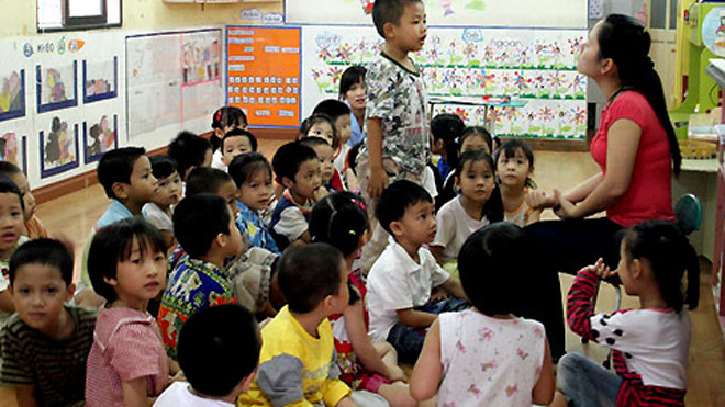 Bộ GD&ĐT nói gì việc điều chuyển 26000 giáo viên phổ thông xuống dạy mầm non