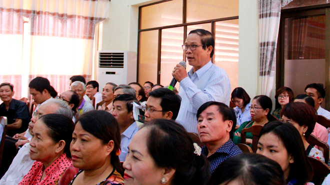 Cử tri Thái Thanh Tùng yêu cầu làm rõ việc giả giấy tờ khai thác cát ở Quảng Nam. Ảnh: Thanh Trần. 