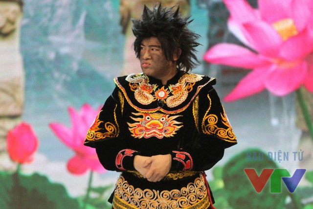 Minh Quân vai trợ lý Thiên Lôi.