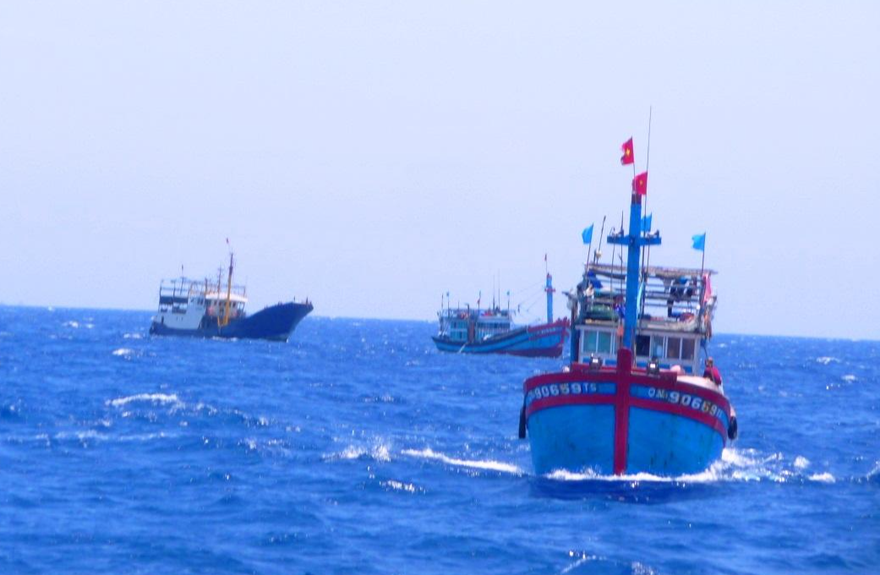 Cấp tốc thông báo tàu, thuyền thoát vùng nguy hiểm của áp thấp nhiệt đới