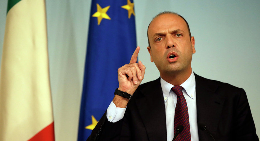 Ngoại trưởng Ý Angelino Alfano ủng hộ Nga trở lại G8. Ảnh: Reuters