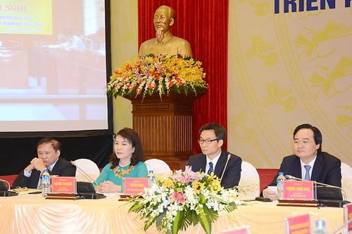 Phó Thủ tướng Chính phủ Vũ Đức Đam cùng Bộ trưởng Phùng Xuân Nhạ chủ trì hội nghị tổng kết năm học tại đầu cầu Hà Nội 