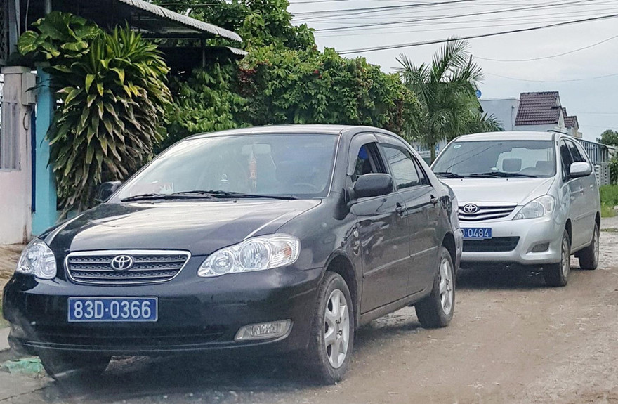 Việc dùng ôtô phục vụ các chức danh không có tiêu chuẩn sử dụng xe; dùng xe cho mục đích cá nhân sẽ bị phạt tiền từ 1-20 triệu đồng. Ảnh: Việt Tường.