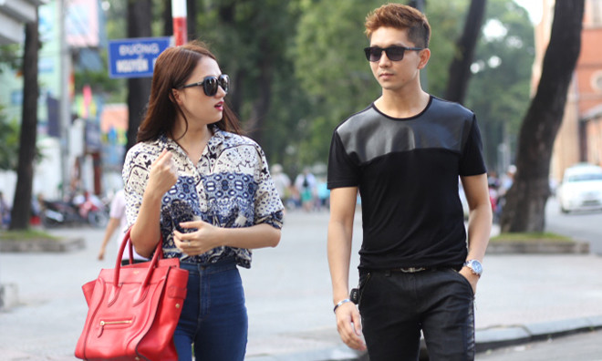 Tim và Hương Giang Idol trên đường phố Sài Gòn.