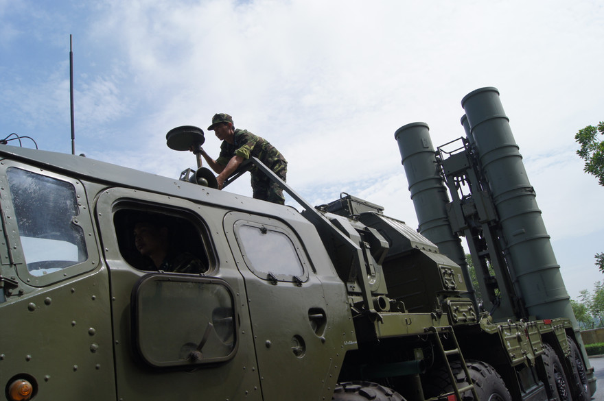 [ẢNH] ‘Rồng lửa’ S-300 bảo vệ vùng trời Việt Nam