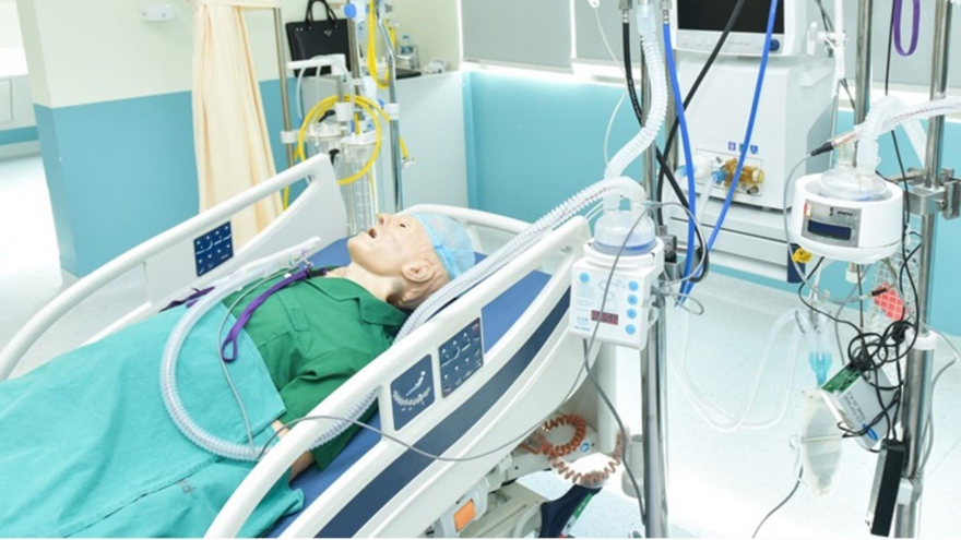 Máy thở ôxy dòng cao do các nhà khoa học Việt Nam sản xuất 