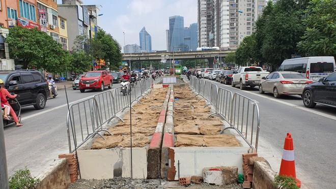 Hầm chui Lê Văn Lương thi công vào ban ngày 