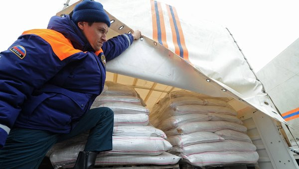 Đoàn xe nhân đạo Nga tiến về biên giới Ukraine