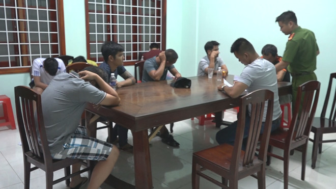 Các con bạc trong đường dây cá độ bị triệu tập