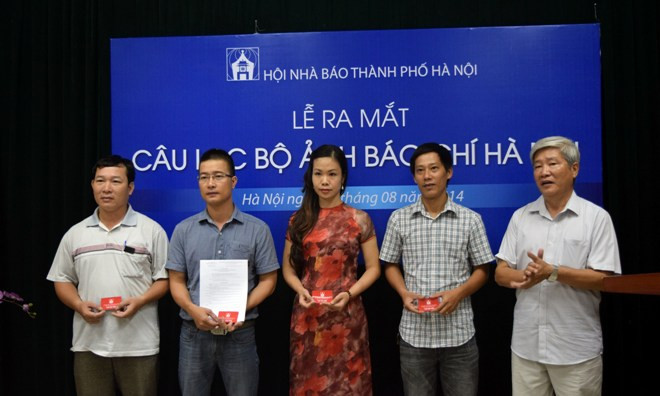 Ra mắt Câu lạc bộ phóng viên ảnh Hà Nội