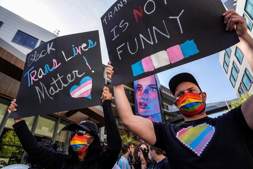 Hàng trăm nhân viên của Netflix biểu tình