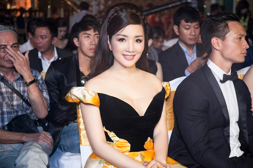 'Ngạt thở' ngắm Giáng My ở lễ trao giải Cánh Diều Vàng 2014