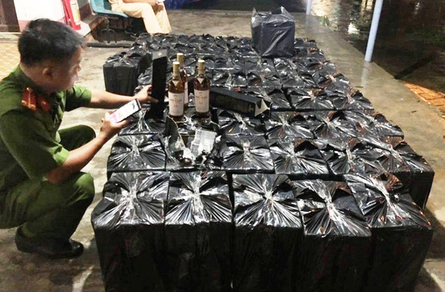 Đây là vụ vận chuyển rượu nhập lậu qua địa bàn TT-Huế với số lượng lớn, tất cả đều không có hóa đơn chứng từ kèm theo