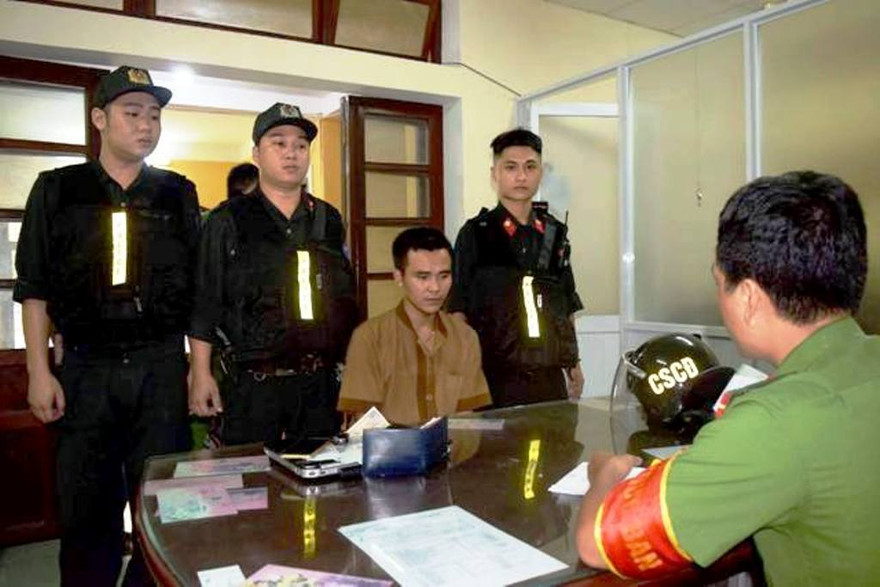 Nghi phạm trộm cắp Bạch Văn Mai tại cơ quan công an