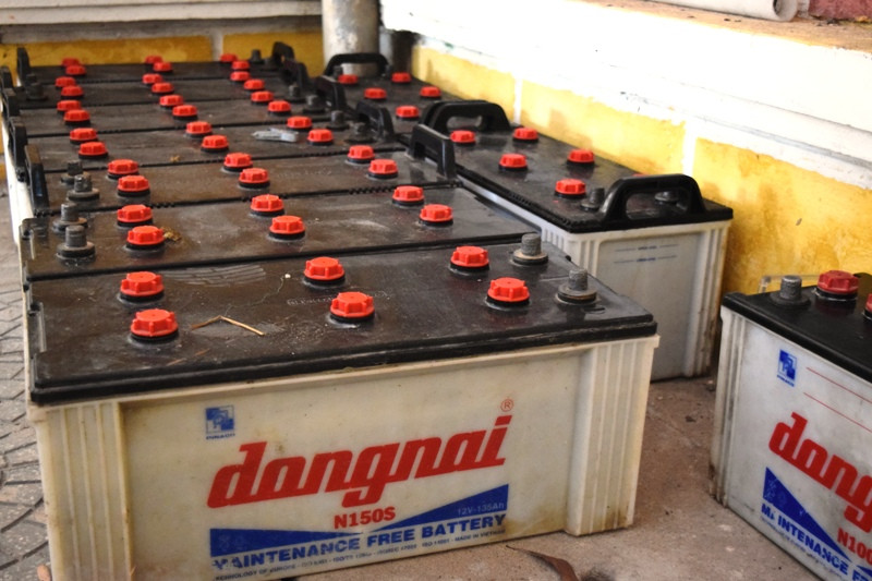 Hàng loạt bình ắc quy dùng cho tàu cá tại TT-Huế đã bị kẻ gian lấy cắp trong một thời gian ngắn