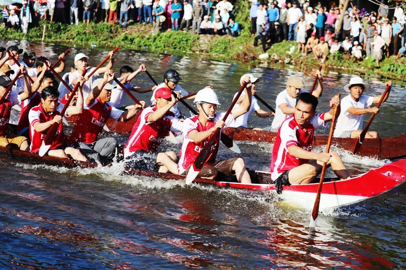 Hội đua trải hấp dẫn, tưng bừng và có số CĐV nhiều nhất từ trước đến nay tại TT-Huế