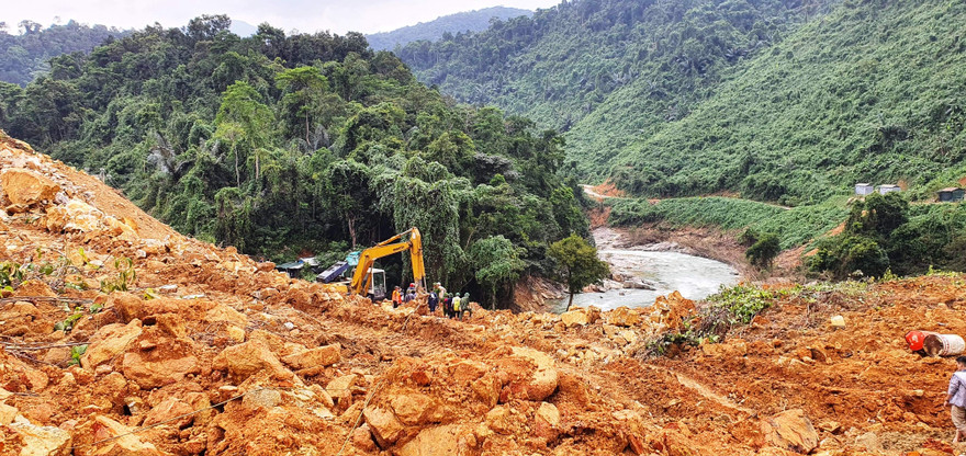 Nối lại hoạt động tìm kiếm, cứu hộ cứu nạn tại Rào Trăng 3.