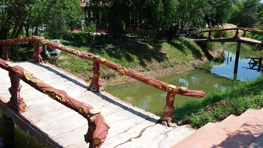 Hàng loạt công trình do ông Lê Ngọc Thiện lấn chiếm khe suối, đất công xây dựng trái phép, tuy nhiên, đại diện chính quyền tinhe TT-Huế khẳng định không chống lưng cho sai phạm có hệ thống này