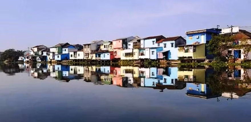 Phố cổ Bao Vinh nơi cuối nguồn sông Hương được "thay áo mới" ấn tượng.