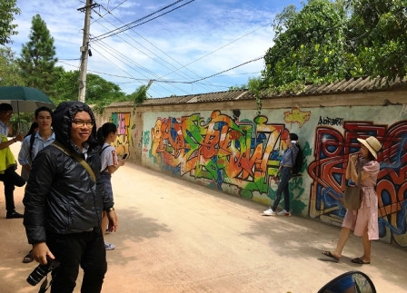 Phố bích họa duy nhất xứ Huế tuy mới hình thành nhưng rất hút khách