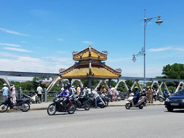 Cầu Dã Viên, nơi liên tiếp trong hai ngày xảy ra hai vụ nhảy xuống sông Hương tự tử 