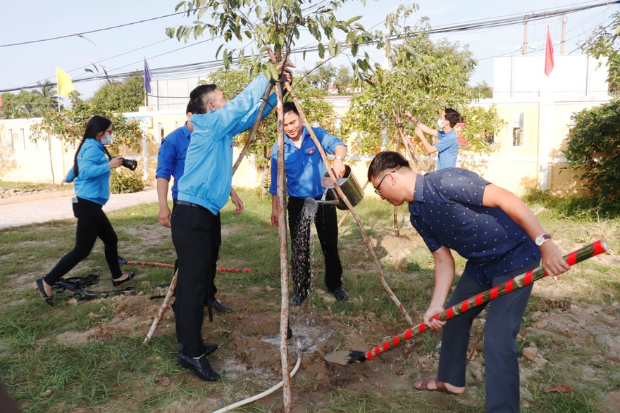 Mặc dù không tổ chức phần lễ rầm rộ, nhưng Tháng thanh niên năm nay tại Thừa Thiên Huế vẫn diễn ra ý nghĩa, thiết thực hướng đến những vùng khó khăn.