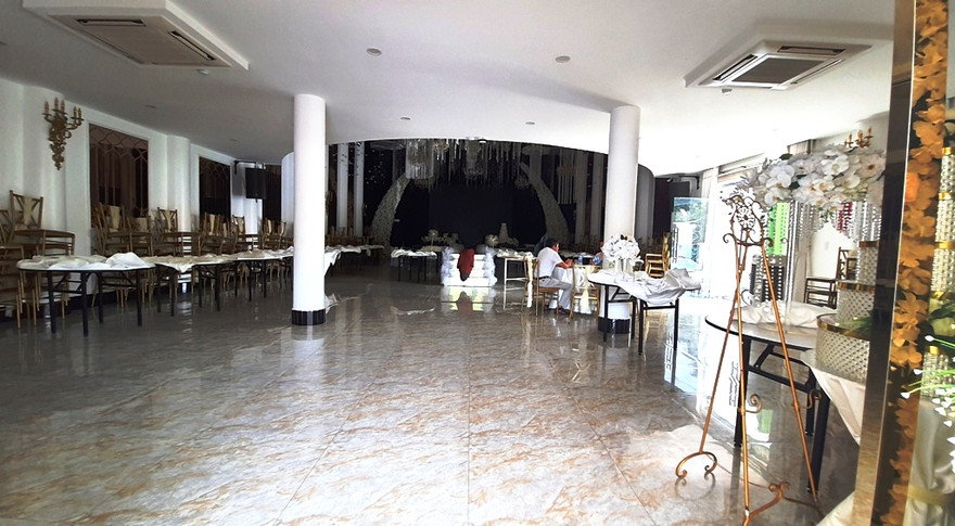 Từ cuối tháng 7, các trung tâm tổ chức sự kiện, tiệc cưới tại Huế đã chủ động hủy tiệc đặt trước, dừng hoạt động để phòng chống COVI-19.