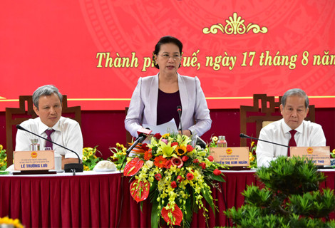 Chủ tịch Quốc hội Nguyễn Thị Kim Ngân phát biểu tại buổi làm việc với tỉnh TT-Huế ngày 17/8/2019