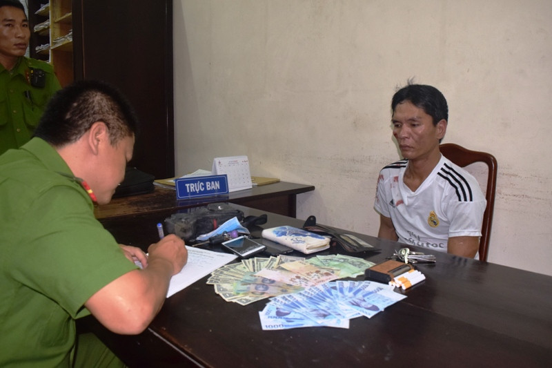 Cao đăng Vũ tại cơ quan công an