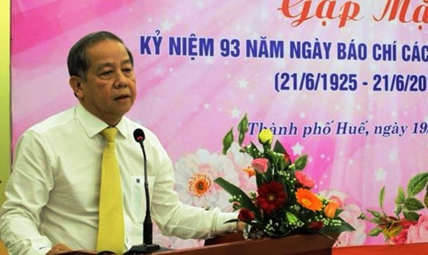 Ông Phan Ngọc Thọ đề nghị Sở TT&TT tham mưu cho lãnh đạo tỉnh phương án mỗi tháng họp báo một lần. Thậm chí 10 ngày một lần chúng ta có một thông cáo báo chí kịp thời, chính xác những sự kiện của tỉnh nhà cho phóng viên đưa tin. Ảnh: Q. Tám