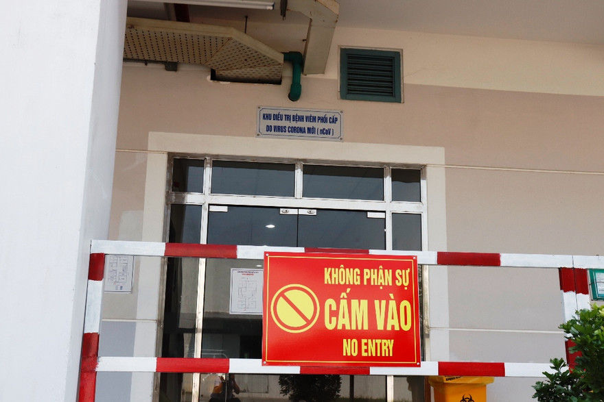 Hai bệnh nhân người Anh (số 30, 31) hiện cách ly điều trị tại Trung tâm cách ly này (thuộc Bệnh viện Trung ương Huế) đã cho kết quả âm tính lần 1 với SARS-CoV-2.