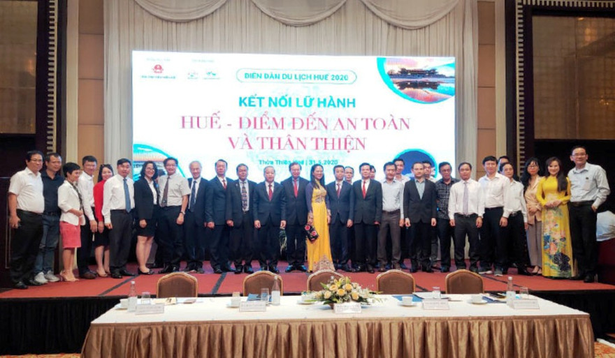 Các đại biểu tham dự diễn đàn du lịch Huế năm 2020.