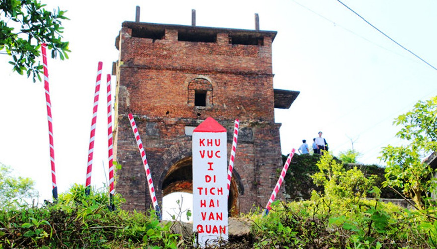 Di tích quốc gia hải Vân quan (nguồn Internet)