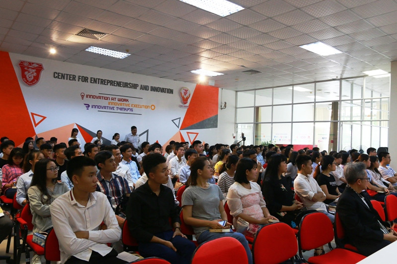 Sinh viên Huế hào hứng với "Hành trình từ trái tim"