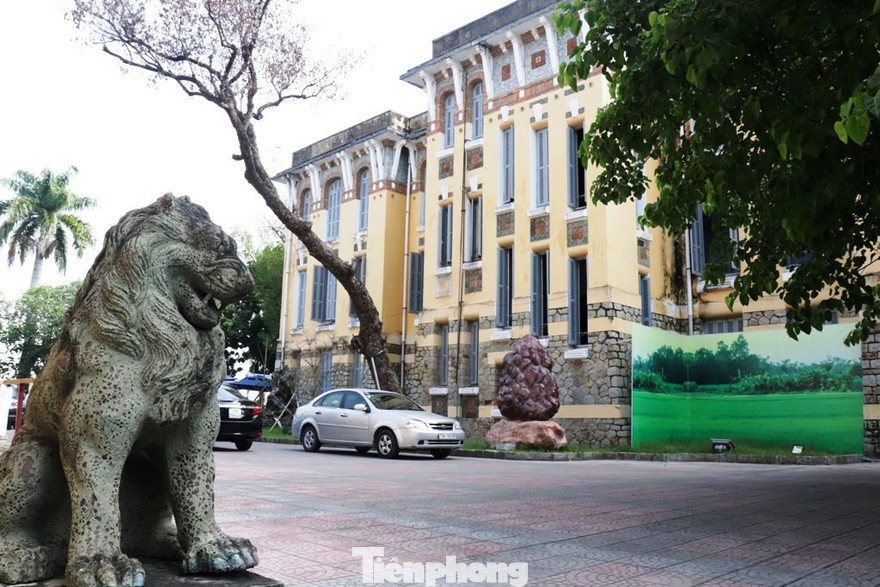Nhiều chuyện "lạ" về bố trí nhân sự lãnh đạo, khai thác cơ sở vật chất… tại Trung tâm VH-TT& Thể thao TP Huế.
