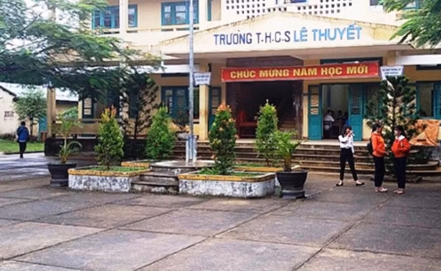 Trường THCS Lê Thuyết