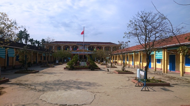 Sau khi Trường Tiểu học Dương Nỗ tiếp tục nghỉ học quá thời hạn sau Tết 2 ngày liền, ban giám hiệu nhà trường đã bị xử lý kỷ luật khiển trách trước toàn ngành