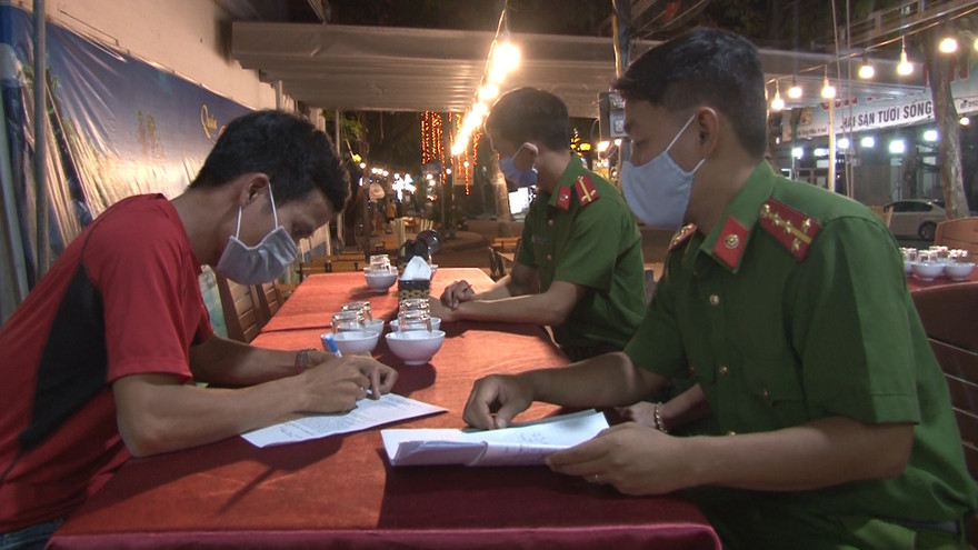 Ký cam kết bảo đảm phòng chống dịch COVID-19.