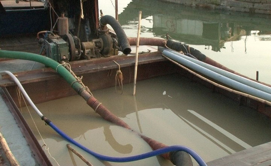Tang vật dùng khai thác cát lòng sông Hương trên quy mô lớn bị Công an TP Huế thu giữ