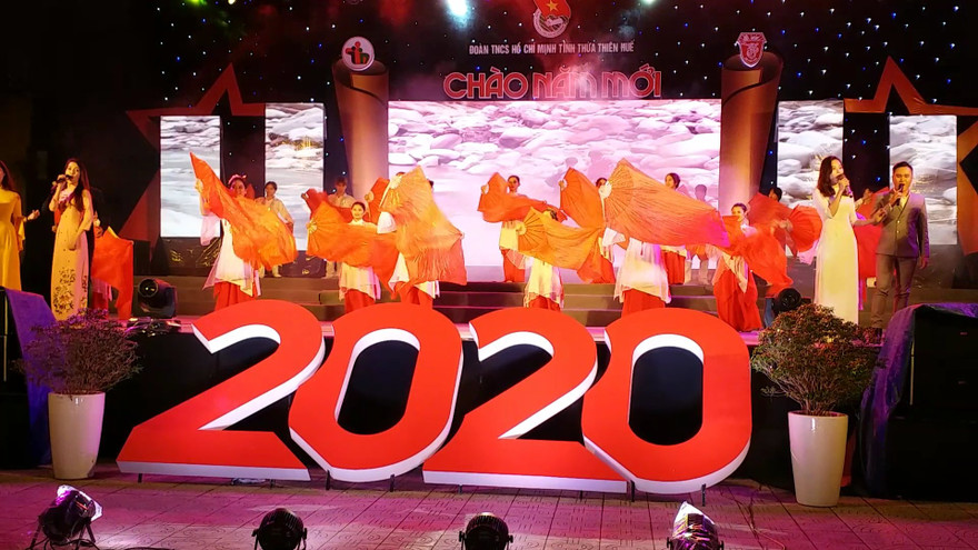 Dạ hội thanh niên mừng năm mới 2020, do Tỉnh Đoàn TT-Huế tổ chức, đầy ấn tượng, sắc màu.