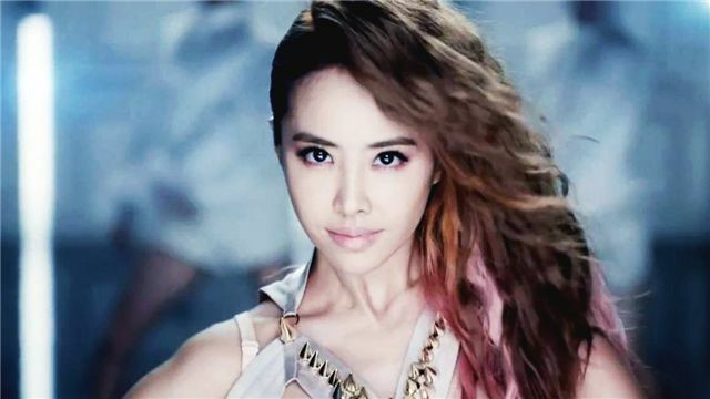 Ca sĩ Thái Y Lâm. Ảnh: QQ.