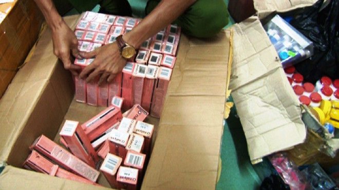 Phát hiện cửa tiệm bày bán gần 800 mỹ phẩm không rõ nguồn gốc