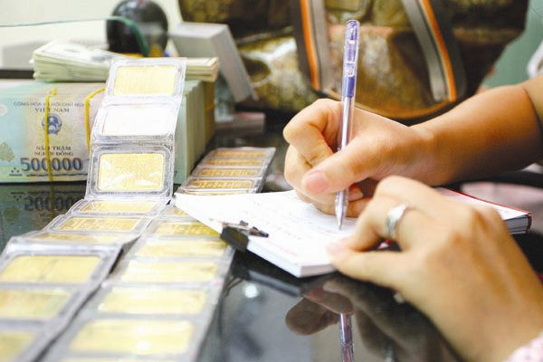 Chuyên gia tài chính: Ngân hàng cho vay như “tiệm cầm đồ”