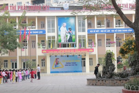 Trường tiểu học Trung Văn, nơi phụ huynh "tố" giáo viên đánh học sinh