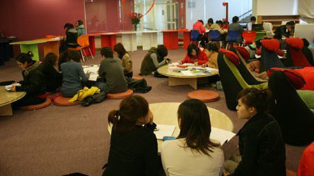 Lớp học tình yêu thu hút khá đông sinh viên các trường