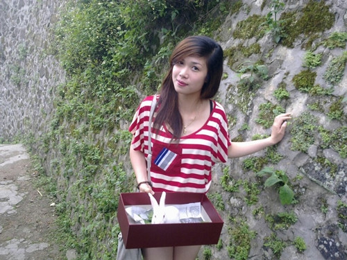 Đời thường nữ cảnh sát cơ động gây 'bão' Facebook